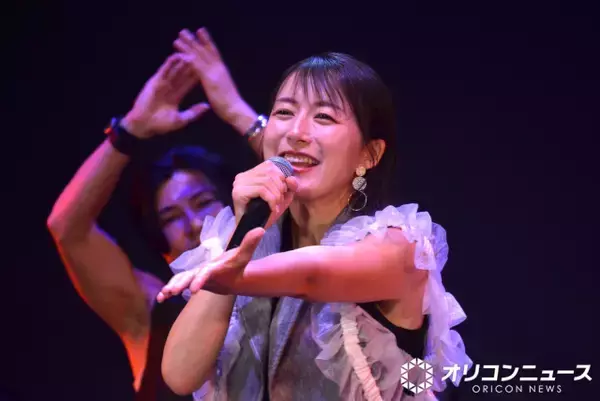大島由香里、“堂々”歌手デビュー決定　楽曲提供の所ジョージもサプライズで登場