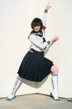 新しい学校のリーダーズ・SUZUKA、セーラー服を脱ぎ大胆変身　メガネも外し“新しい私”を表現