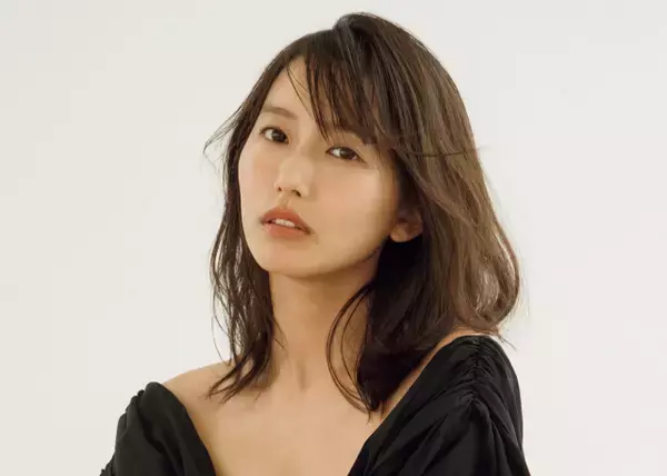 俳優・志田音々、等身大の魅力をグラビアとソロメイキングDVDで収録