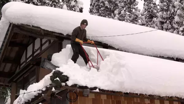 築140年の古民家改修し民宿スタート　32歳夫と29歳妻の奮闘記「いざ来てみたらボロボロで…」　17日放送『自給自足ファミリー』