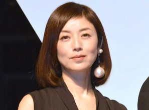 高岡早紀“イケメン息子”と仲良しショット「よく似た親子」「美形すぎる」