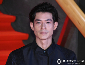 『Tシャツが乾くまで』中島歩、“新ビジュアル”に反響…「靴下が乾くまで」満面の笑み