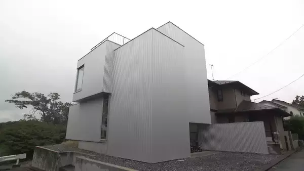 夫が設計“メガ収納”を実現した家、秘密は狭小住宅でよく使われるアイデア【住人十色】