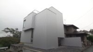 夫が設計“メガ収納”を実現した家、秘密は狭小住宅でよく使われるアイデア【住人十色】