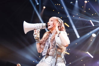 FRUITS ZIPPER・早瀬ノエルが初ソロ曲「メガフォン」リリース　大盛況のソロライブでも披露