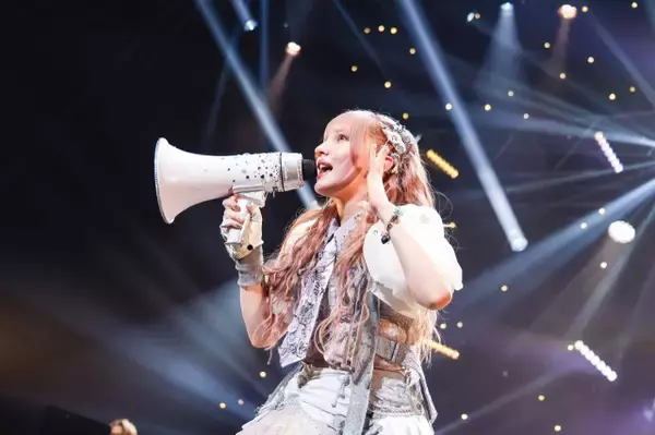 FRUITS ZIPPER・早瀬ノエルが初ソロ曲「メガフォン」リリース　大盛況のソロライブでも披露