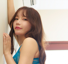 SNS総フォロワー数72万人超のグラビア系インフルエンサー・乃真ゆの、挑発的な美ボディを1st写真集で解禁