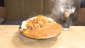 『オモウマい店』ごはん約2合ドリンク付「カレー」500円…“返金”多発の理由