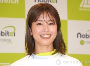 稲村亜美「ふとももが眩しい！」、“超ミニ美脚”のオフショットに反響「ホント脚が長い」「健康美」