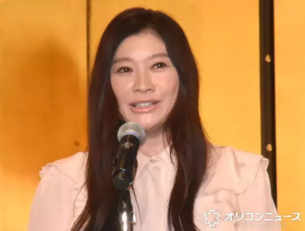 篠原涼子、“娘”と22年ぶりに再会　笑顔でピースの2ショットに反響「山村親子！」「なつかしい母娘!!」「大きくなったね」「お2人とも美しい」「大好きなドラマです」
