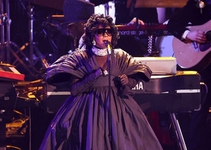 『第68回グラミー賞』オジー・オズボーンさん、ディアンジェロさんらの追悼企画にローリン・ヒル、レッチリ、ガンズなど豪華面々