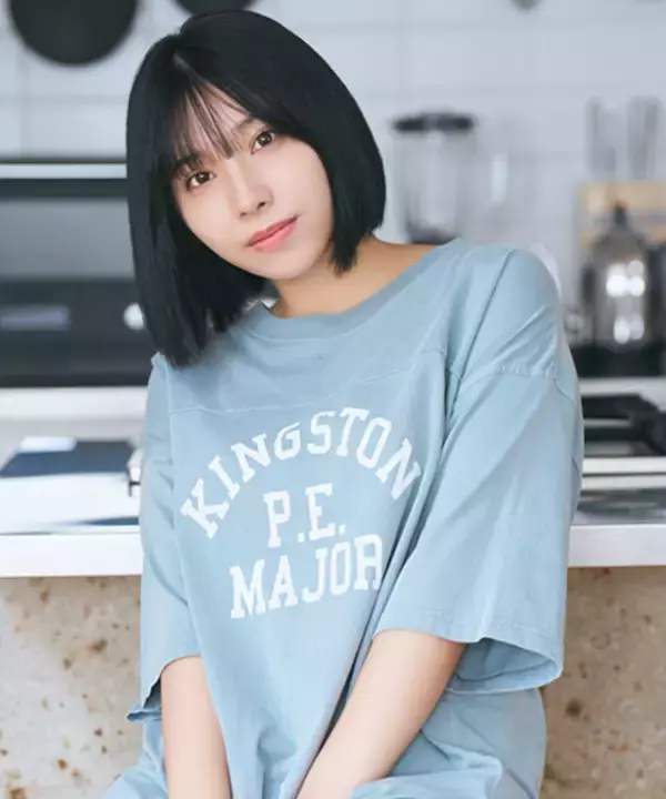 「薬剤師×グラドルの三橋くん、破壊力抜群の写真「ショート巨乳のとなり座る？」　反響相次ぐ「ドキドキが止まらない」」の画像