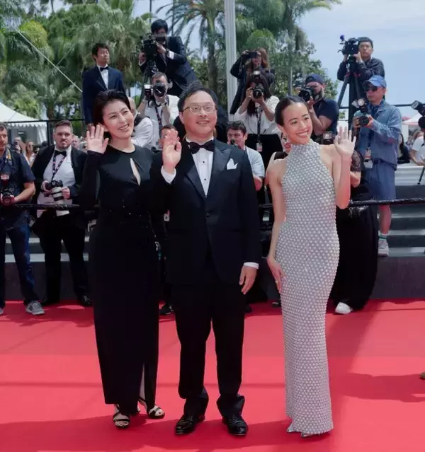 【カンヌ映画祭】松たか子＆石橋静河、7分間のスタンディングオベーションに笑顔　深田晃司監督『ナギダイアリー』公式上映