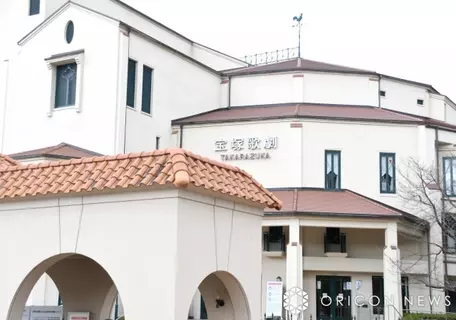 宝塚歌劇団・月組トップスター鳳月杏＆トップ娘役・天紫珠李が来年3月で退団へ