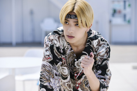 なにわ男子・高橋恭平、コワモテ“華麗なたこ焼き”シーンが公開　『山口くんはワルくない』でギャップ全開