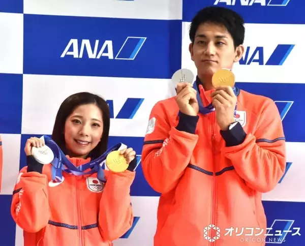 “りくりゅう”三浦璃来＆木原龍一が「桃鉄」2ショット＆秘話　「ぼうし似合う!!」「2人とも可愛いーーーー」