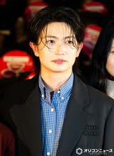 綱啓永、“自称”あっち向いてホイ最弱・板垣李光人に挑むもまさかの結末　「俺めっちゃ強い」がフラグに