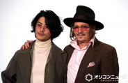 赤西仁、ジョニー・デップのイベントにサプライズ登場　「共通の知人がいて…」今夜は食事「きょうは暇で」