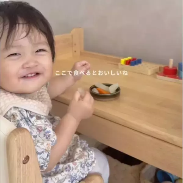 1歳1ヵ月で購入したキッズデスクで娘の行動に驚くべき変化…母も成長を実感、家に「お気に入りの場所ができた」