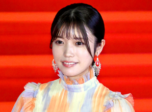 『虎に翼』不倫妻役・美山加恋、印象ガラリなオフショット「豹変ぶりにビビった」「あの子役が…」