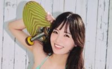 アイドルグループ「#よーよーよー」の由良ゆら、アクティブな撮影でスレンダー美ボディ躍動「自然な表情ばかりすぎてちょっと恥ずかしい」