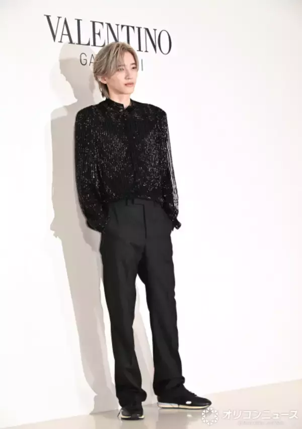道枝駿佑、パリ・ルーブル美術館の隣のカフェを“行きつけ”に「細長いクロックムッシュをランチで食べるのが恒例に」