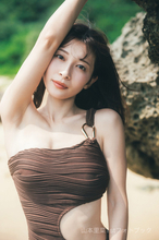 フリーアナウンサー・山本里菜、1stフォトブックで初の水着グラビアを解禁「ドキッとしてもらえたら嬉しい」