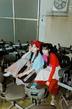 櫻坂46遠藤理子＆村井優、『B.L.T.』表紙＆巻頭に登場　「承認欲求」アートワークの小見山峻氏がグラビア撮影