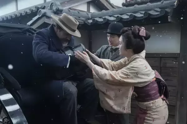 『ばけばけ』錦織がヘブンを抱えて現れる　第47回場面カット