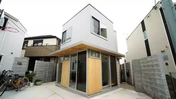 自宅に小屋が8つ!?　リビングにはナゾのハシゴ　設置した理由は次女の思いから　3日放送『となりのスゴイ家』