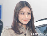 「“豪邸すぎる”滝沢眞規子、自宅を彩る大きな観葉植物をお手入れ「さすが」「相変わらず働き者で尊敬」」の画像1