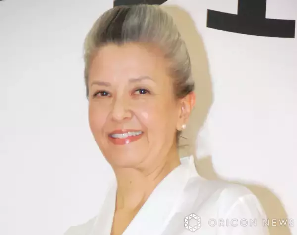 岩城滉一の妻・結城アンナ、広々とした“山の家”で過ごす様子に「センスあふれる」「ステキなお家」と反響