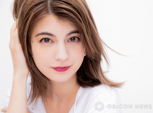 マギー、“フル入れ替え”したこだわりあふれる食器を披露「素敵な感覚です」「食器可愛いし、テーブルも素敵」