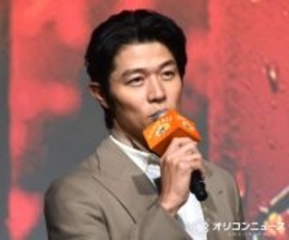 鈴木亮平、綾瀬はるかは「変な人」　CM共演で印象変化