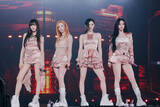 「aespa、初のドームツアー開幕　大阪で一味違う新衣装、最新曲「ATTITUDE」初披露」の画像1