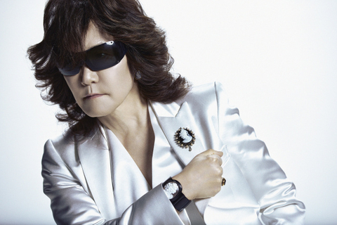 Toshl、新アルバム『IM A SINGER VOL.4』全収録曲発表　GLAY・HISASHI参加の「紅蓮の弓矢」カバーも収録