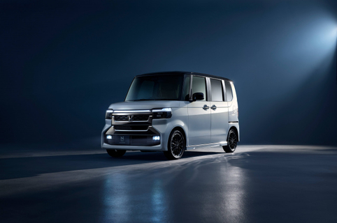 ホンダ、『N-BOX』マイナーチェンジの先行情報を公開　フロントフェイスを存在感と迫力のあるデザインに