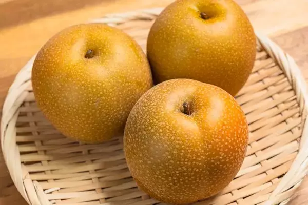「すごい。ピーラー並み」千疋屋が披露した“梨の皮むき”に驚き　梨農家も思わず反応