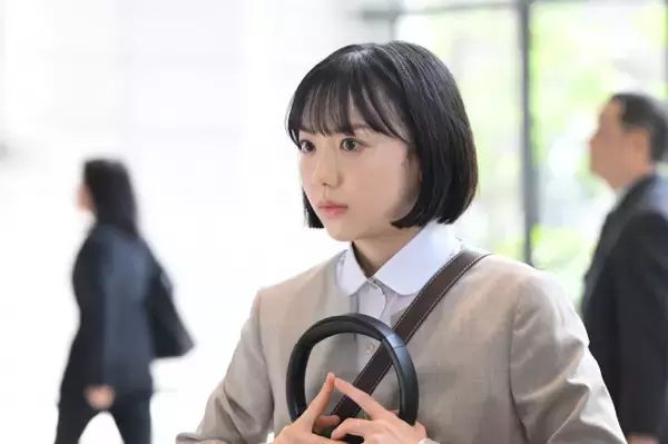 ウ・ヨンウ日本版…芦田愛菜主演『南田南弁護士は天才肌』“幕開け”の姿が初公開　弁護士として出社＆出会い