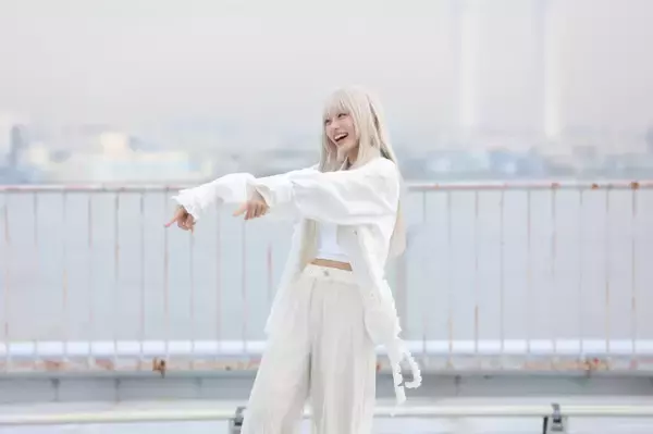 池端杏慈、多幸感あふれるワンダの場面写真公開　300人以上のオーディションから抜てき【オリコン独占カット】