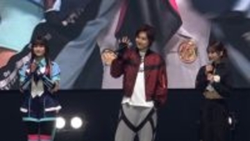 『超ギャバン』が『超十代』と超コラボ　長田光平＆有坂心花＆谷田ラナが登場　ギャバン・インフィニティがランウェイ歩く