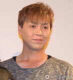 「SHAZNA・IZAM、金髪×青カラコンの近影が話題「とってもかっこいい」「刺さりすぎる」」の画像1