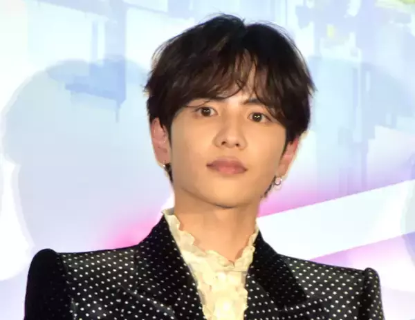 志尊淳、“ピクニックデート”写真公開「お似合いの2人」「キュンキュン」