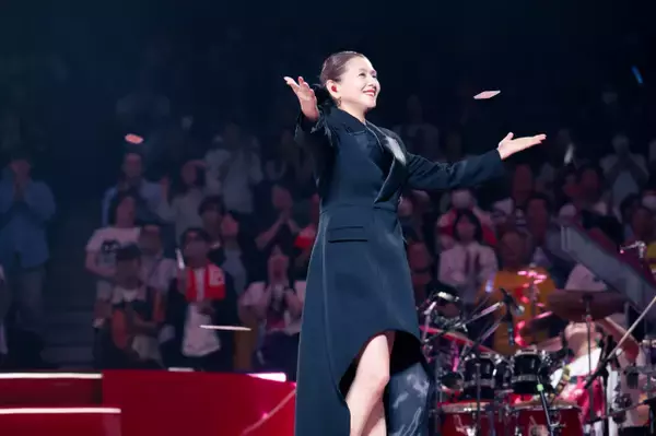 小泉今日子、自身初の単独日本武道館公演をWOWOWで全曲独占放送・配信