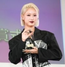 HANA・MOMOKA「ネイルは“命”」　初出場の紅白歌合戦は「赤色に」