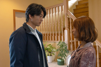 「1番生々しいんだけど」伊藤健太郎、“事務員”とベッドシーンに反響「今日も濃厚だった」『略奪奪婚』第7話【ネタバレあり】