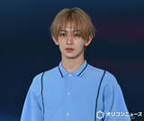 「MAZZEL・NAOYA、 2度目のランウェイ　圧巻オーラに“大歓声”さらう」の画像1