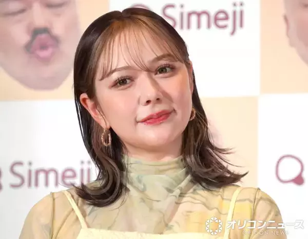 村重杏奈、ビキニ姿の“夏満喫ショット”に反響「すごいダイナマイト」「ナイスバディ～」　パリで買った水着でコーデした水辺スタイル披露