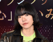 あいみょん、眼帯姿を説明「目は結膜下出血！大丈夫！」　新ベストアルバムをアピール