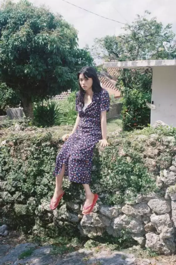 蒼戸虹子、不定期刊行フォトブックシリーズの最新作に登場　高橋一生主演『脛擦りの森』に出演